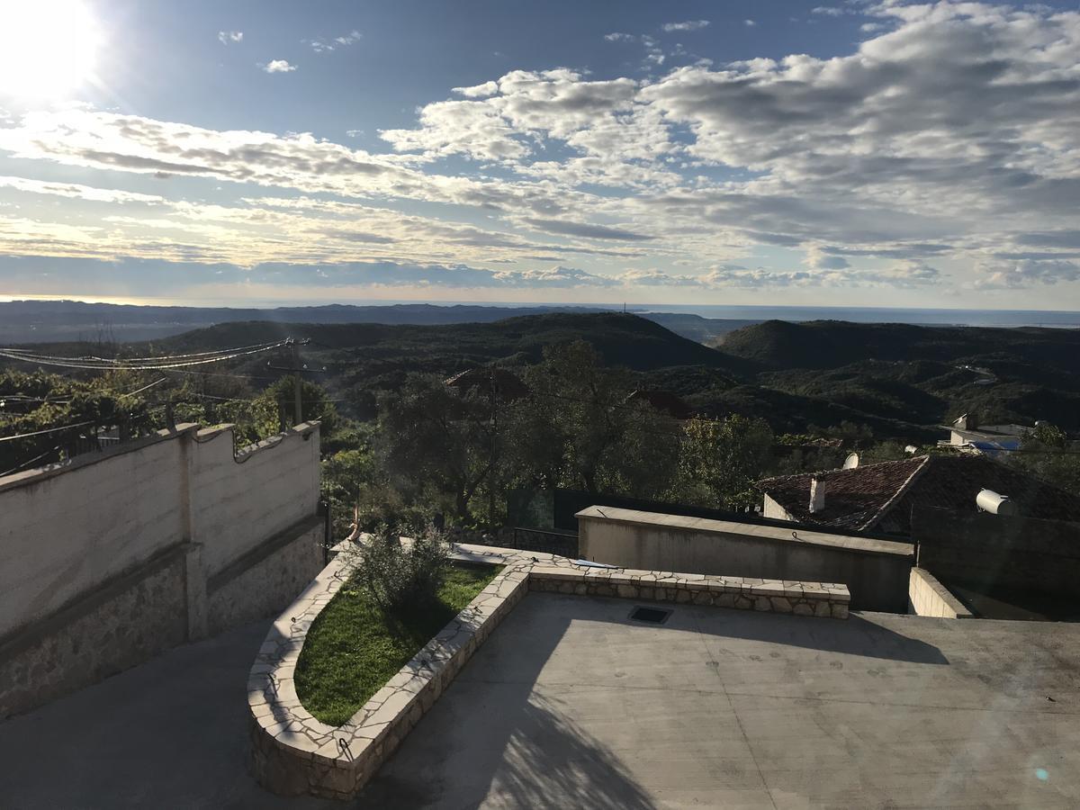 Vila Ama Krujë Exterior foto